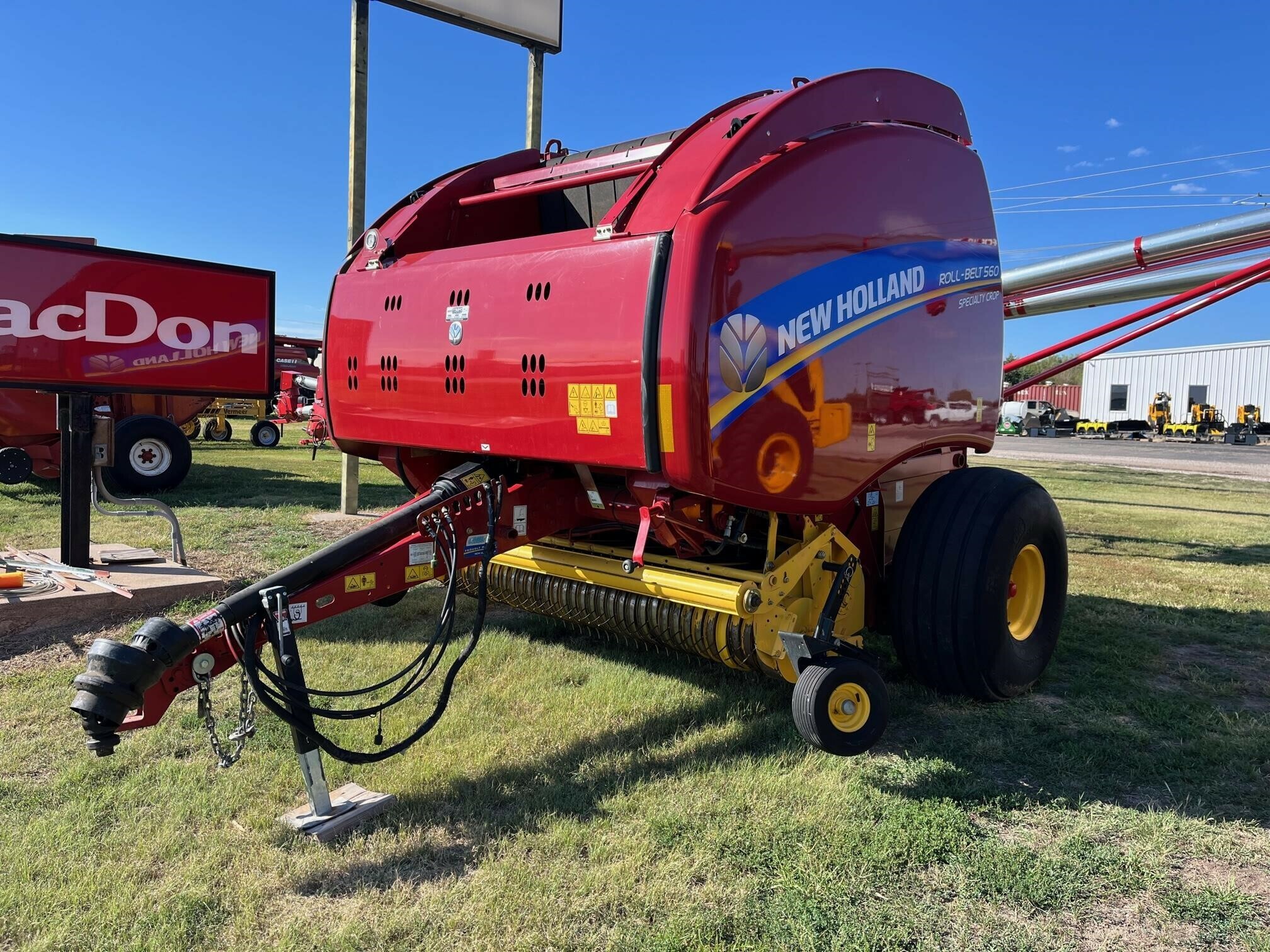 2016 NEW HOLLAND ROLL-BELT 560 in Geneva, NE
