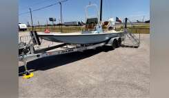 2027 Majek 2206 Illusion Bay Boat boat