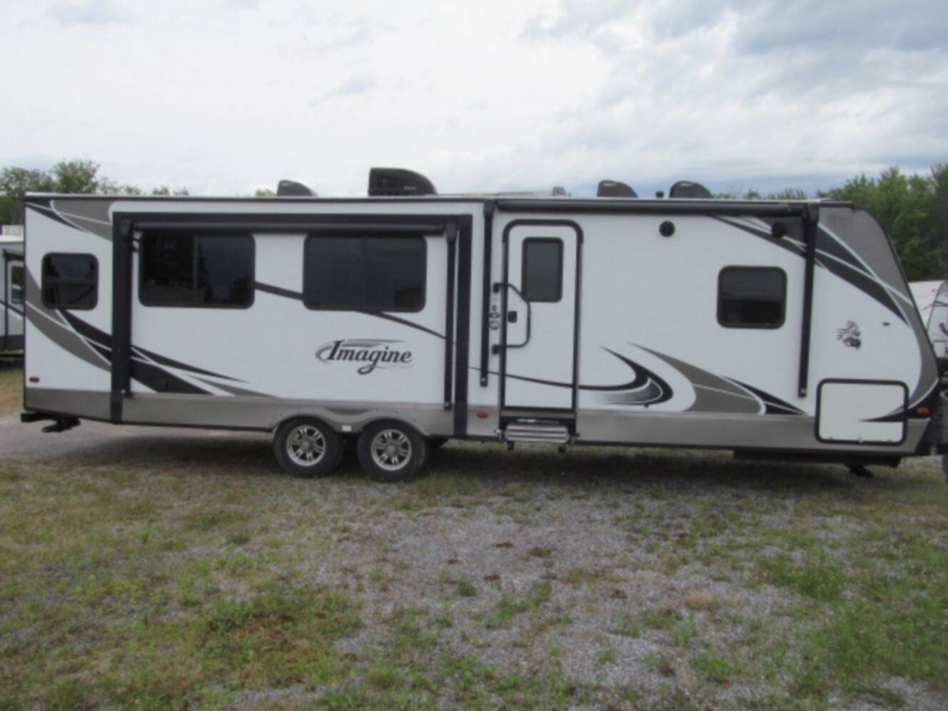 A photo of this 2016 Grand Design Imagine 2950RL