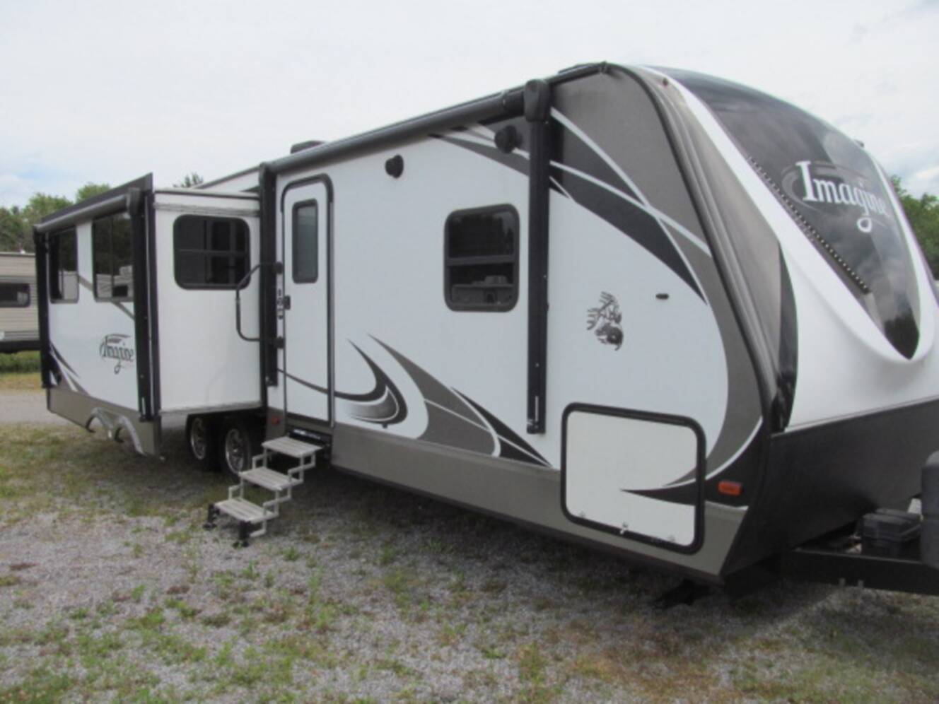 A photo of this 2016 Grand Design Imagine 2950RL