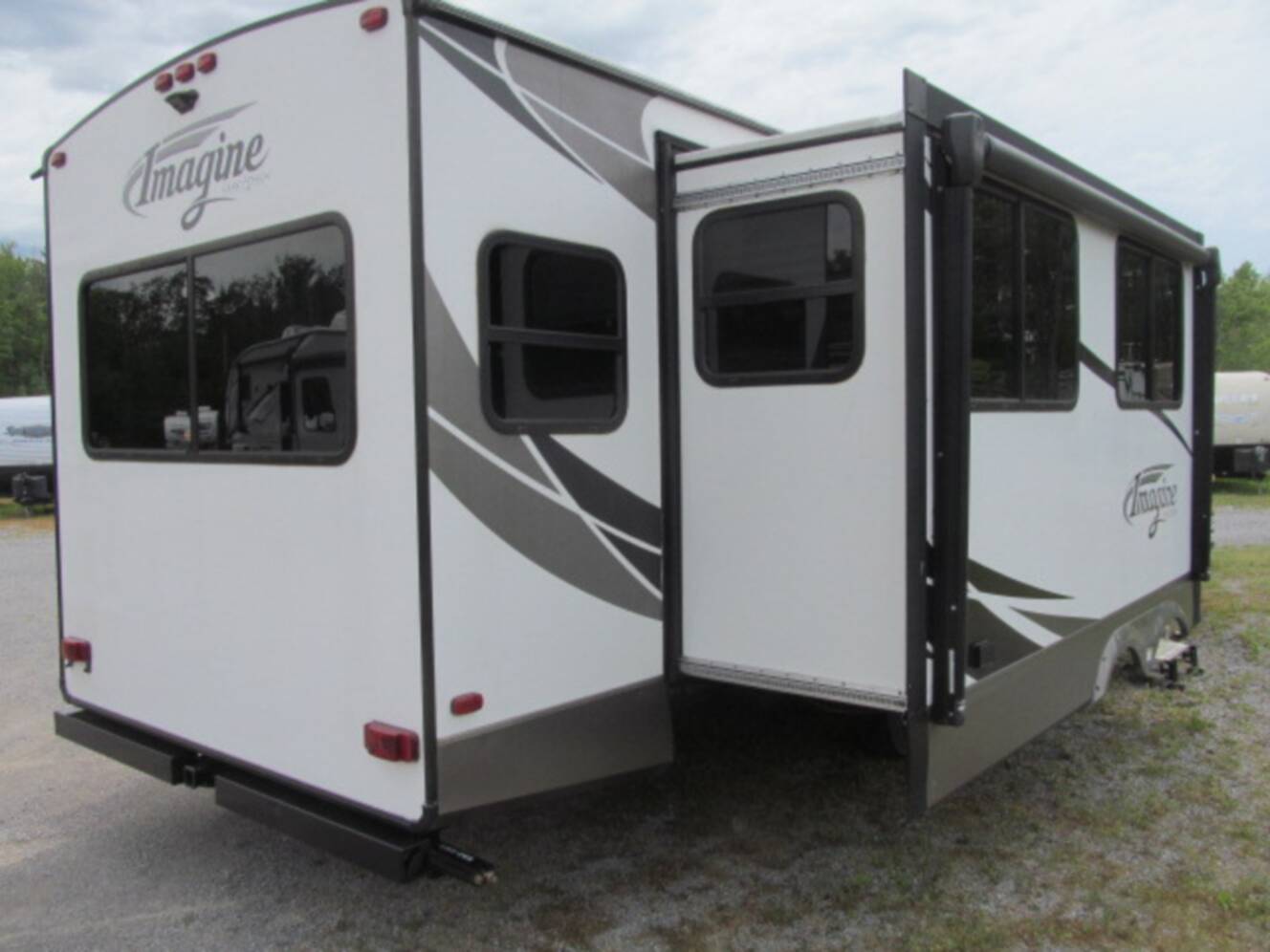 A photo of this 2016 Grand Design Imagine 2950RL