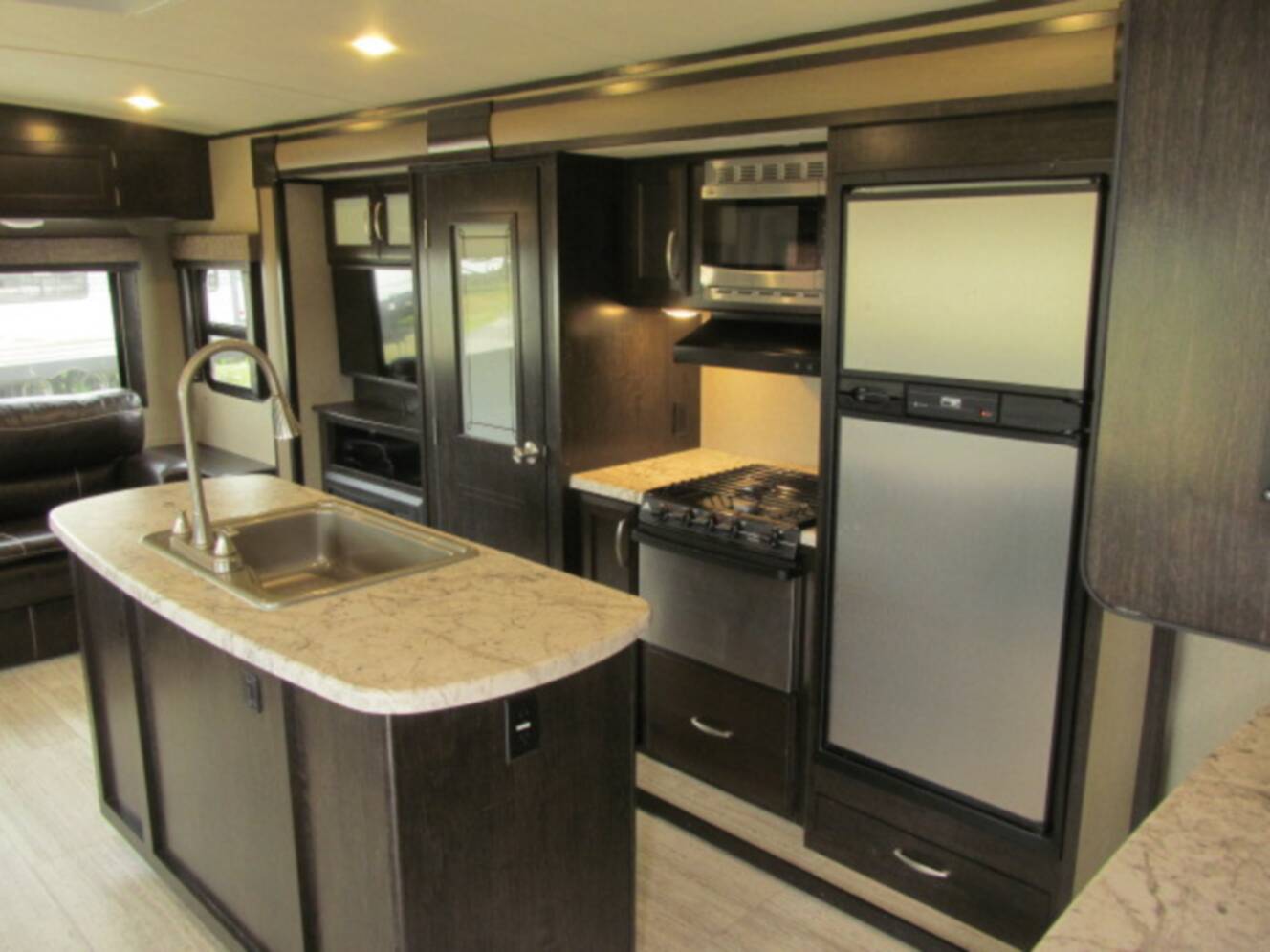 A photo of this 2016 Grand Design Imagine 2950RL