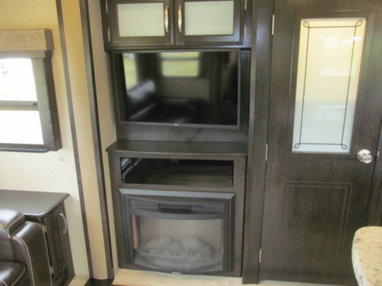 A photo of this 2016 Grand Design Imagine 2950RL