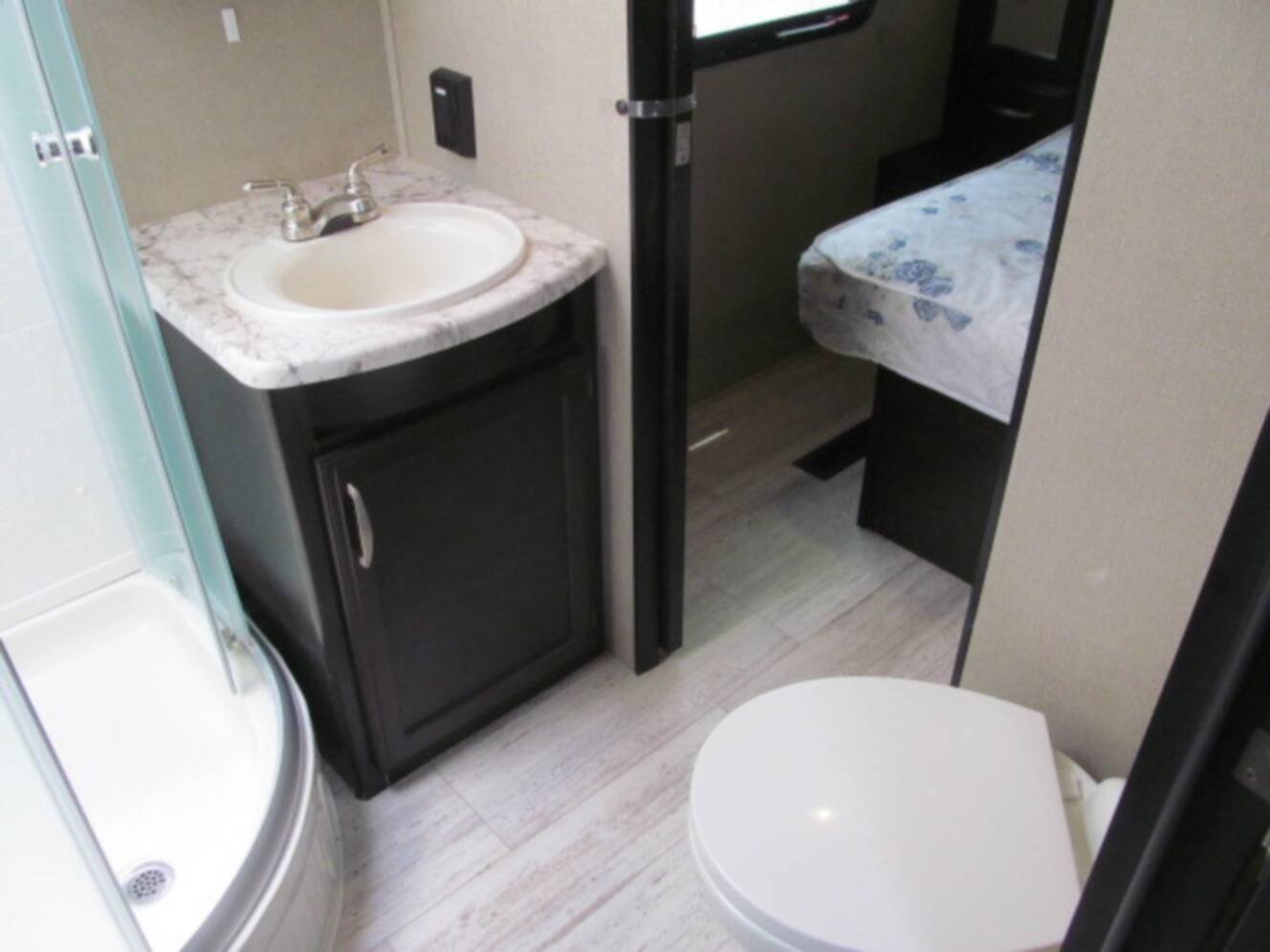 A photo of this 2016 Grand Design Imagine 2950RL
