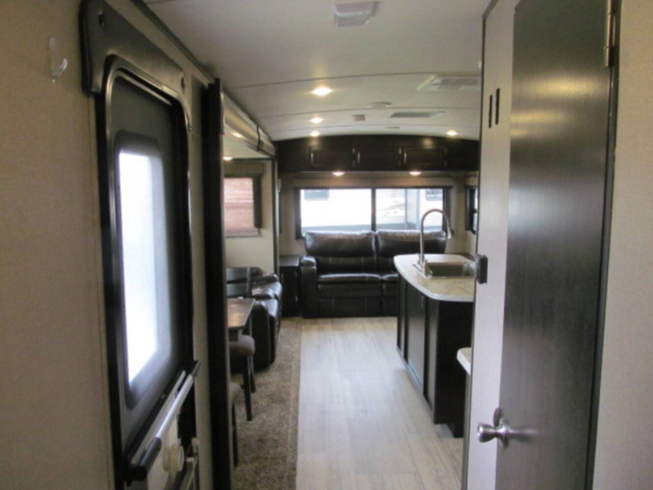 A photo of this 2016 Grand Design Imagine 2950RL