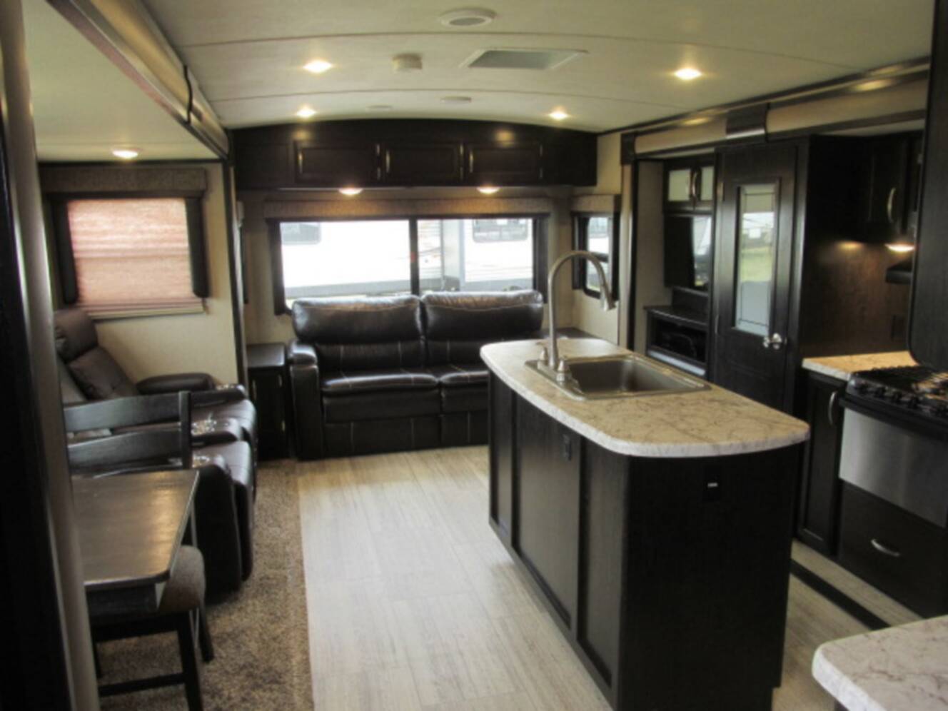 A photo of this 2016 Grand Design Imagine 2950RL