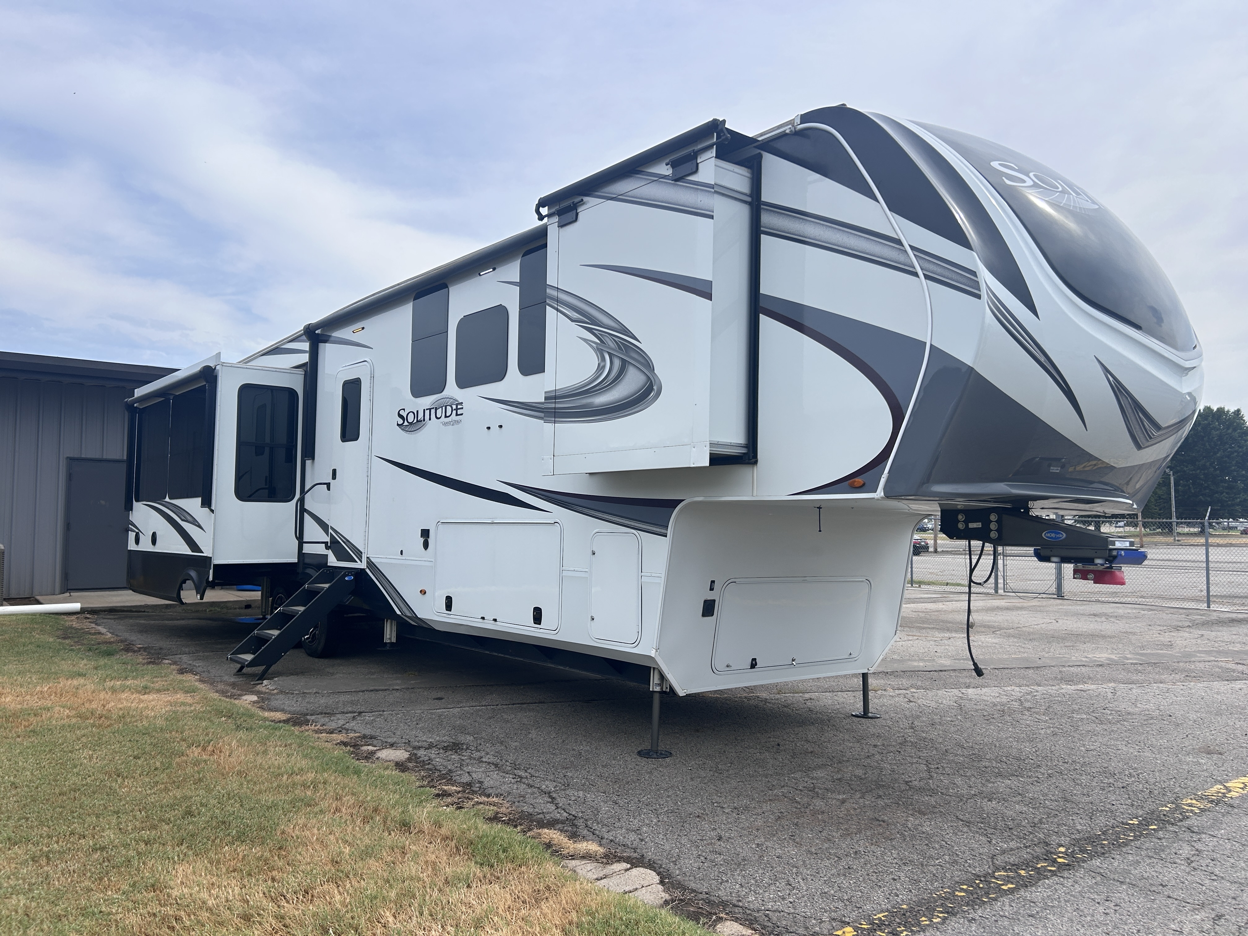 2021 Grand Design Solitude 373FB RV