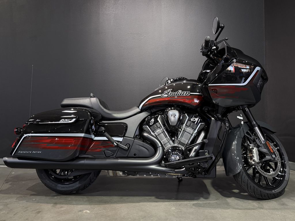 2026 Indian Challenger Dark Horse Signature Series Abyss Metallic / DARK HORSE in Peoria, AZ