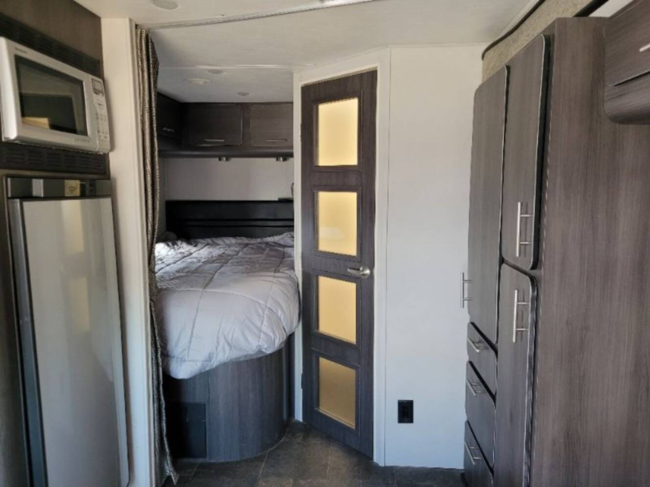 A photo of this 2014 Renegade Villagio 25RBS