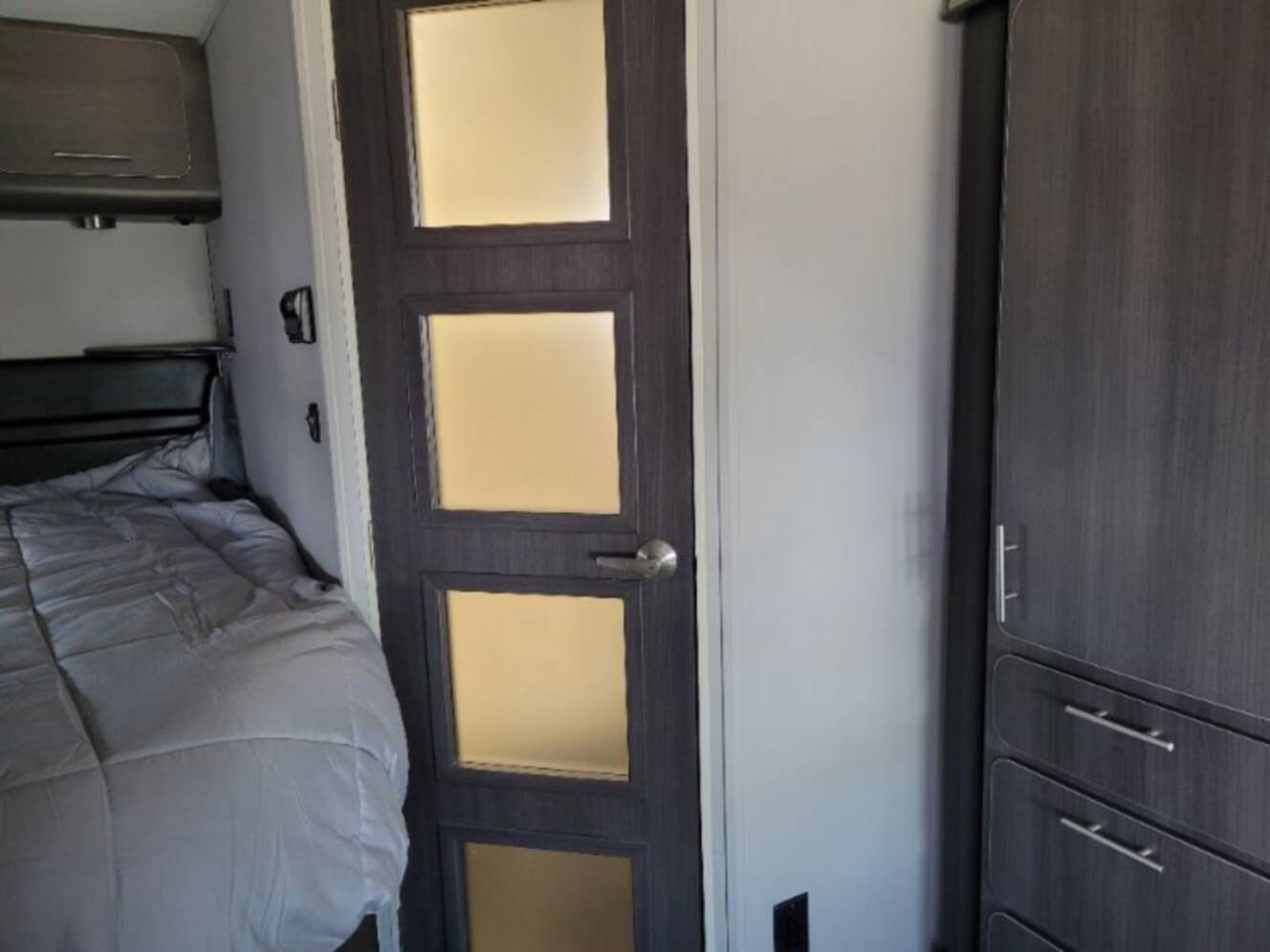 A photo of this 2014 Renegade Villagio 25RBS