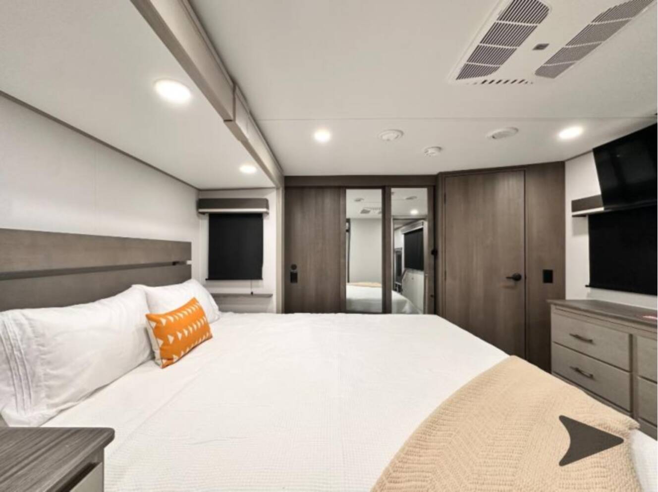 A photo of this 2026 Grand Design Influence 3203GK