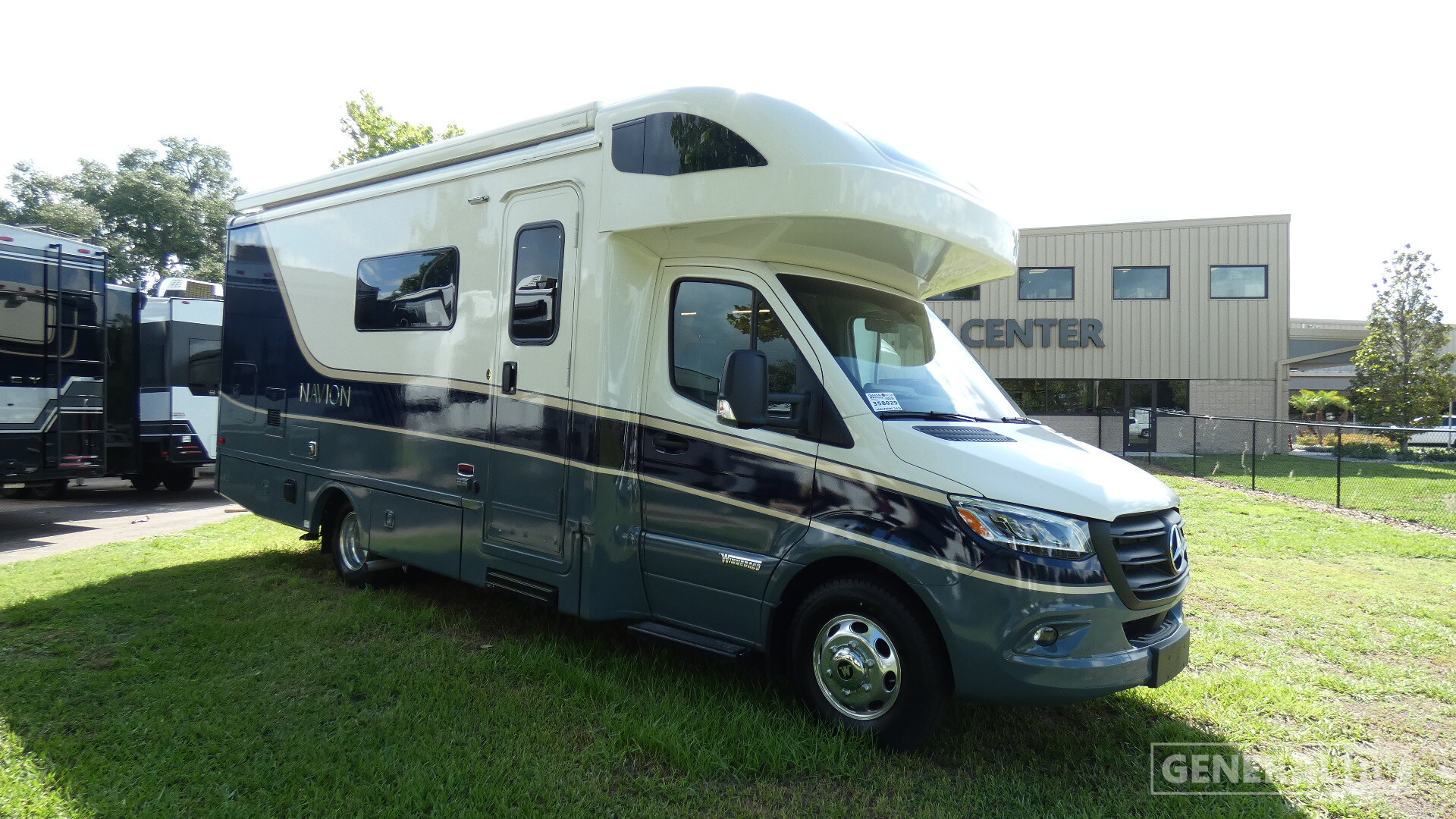 2027 Winnebago NAVION 24D in dover FL