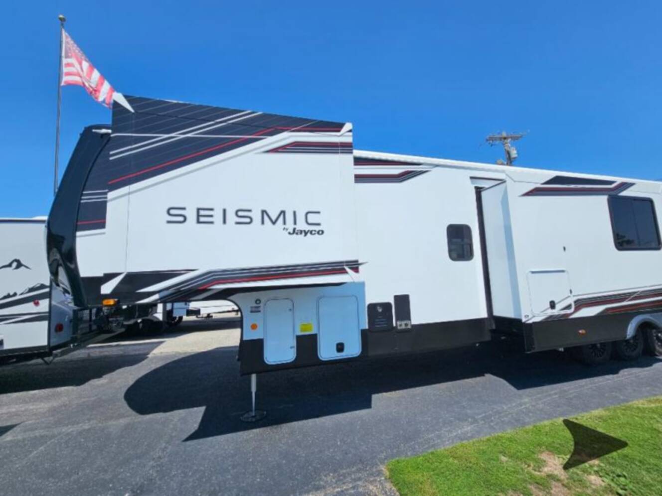 A photo of this 2026 Jayco Seismic 395