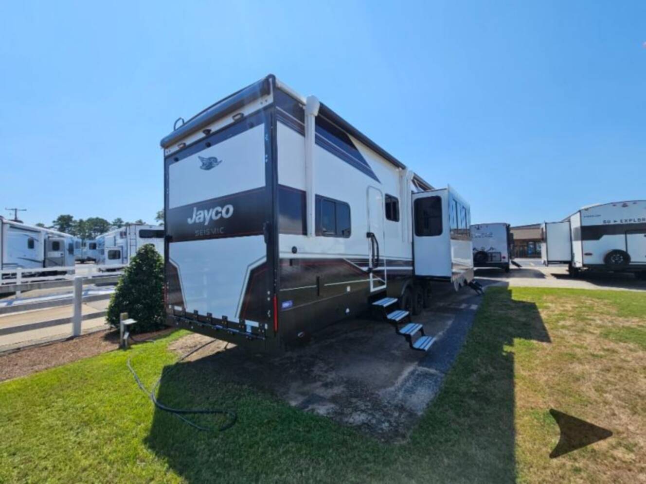 A photo of this 2026 Jayco Seismic 395