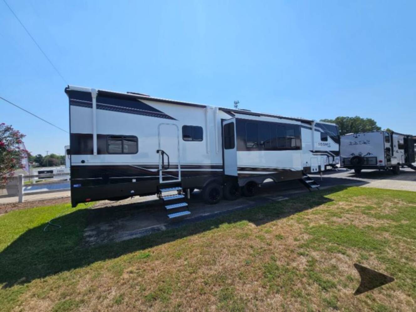 A photo of this 2026 Jayco Seismic 395