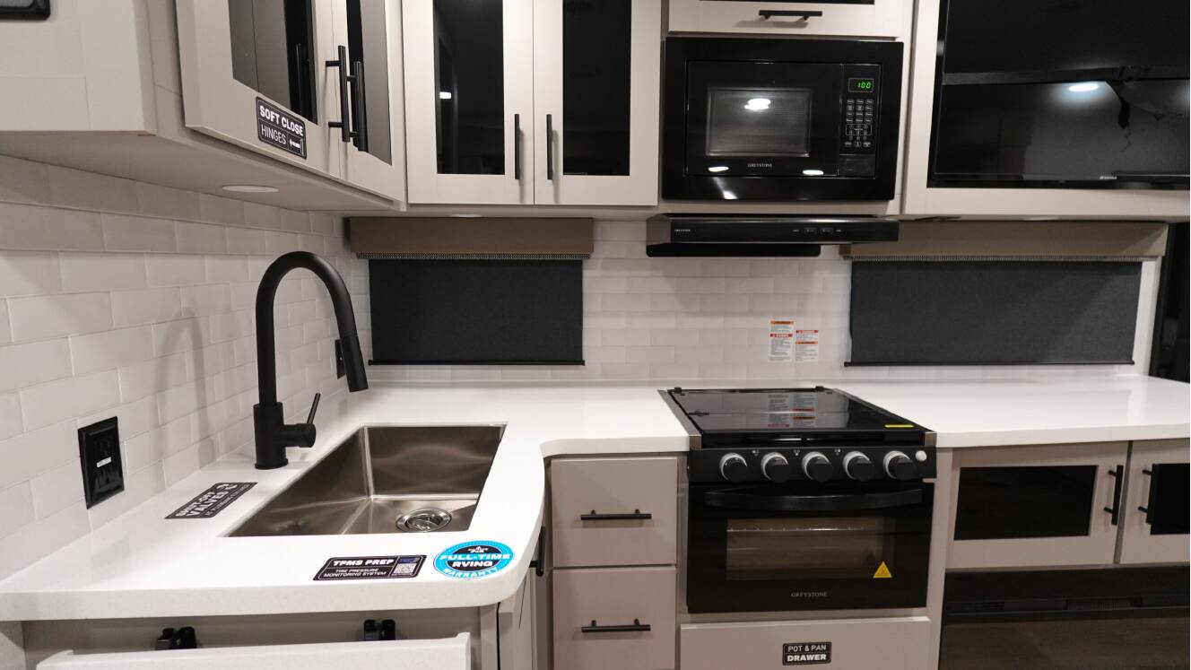 A photo of this 2026 Alliance Rv DELTA 252RL