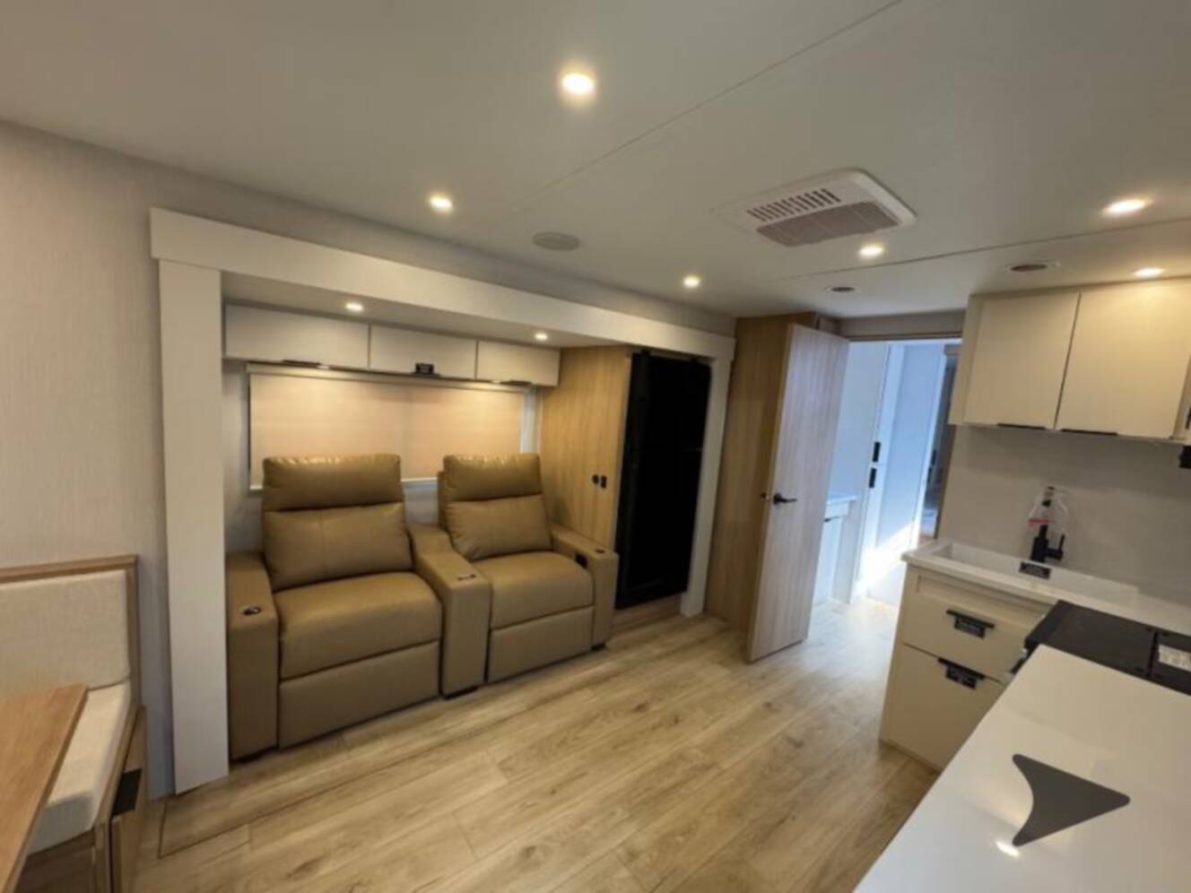 A photo of this 2026 Winnebago Thrive 25RLS