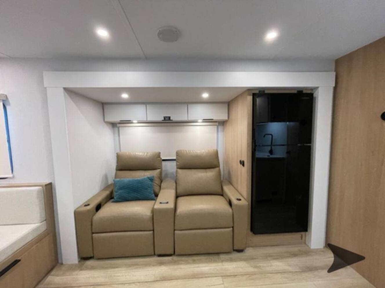 A photo of this 2026 Winnebago Thrive 25RLS