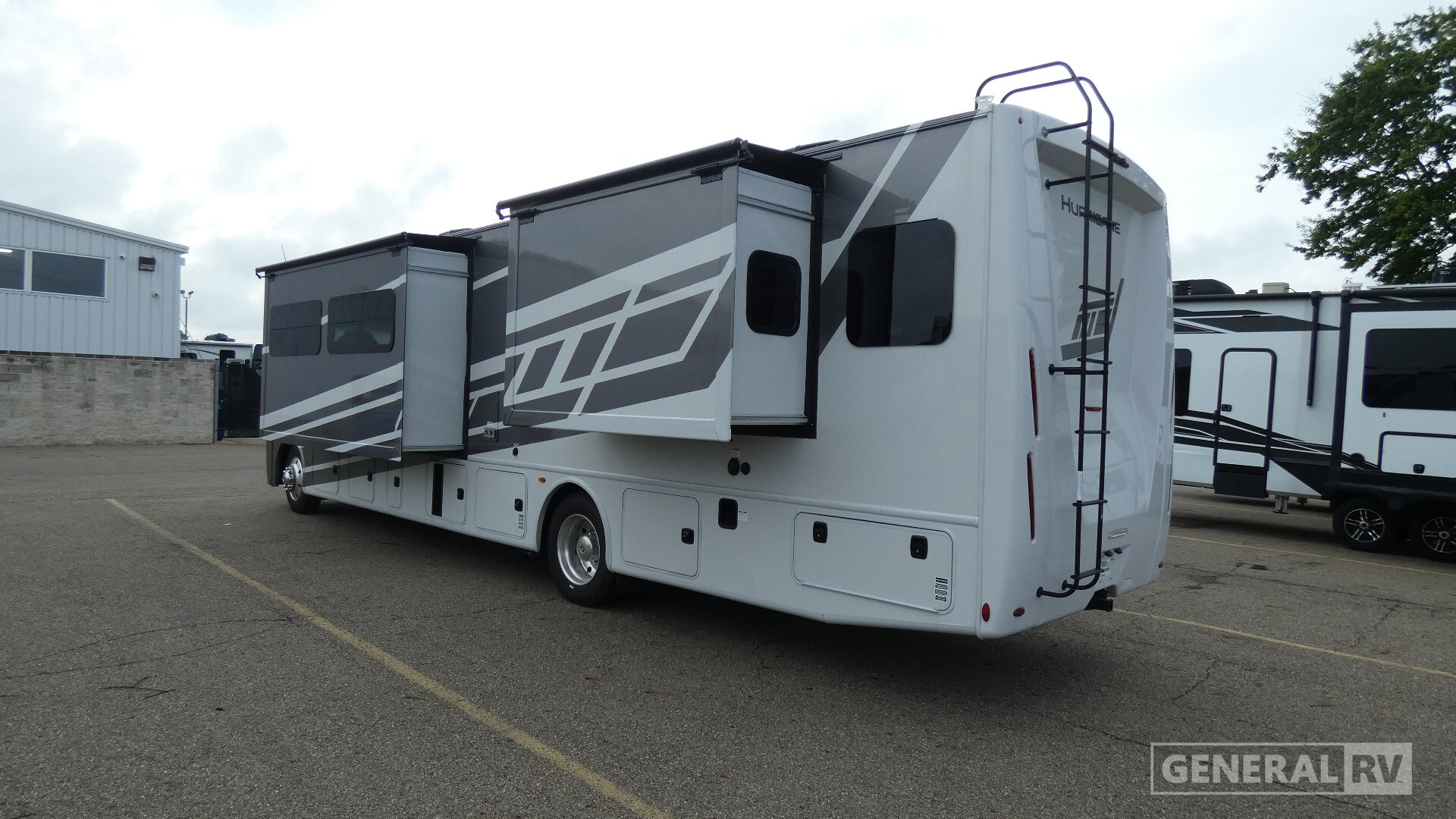 2027 Thor Motor Coach HURRICANE 36H in north canton OH