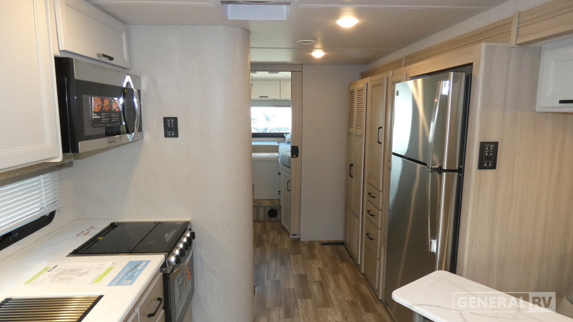 2027 Thor Motor Coach Magnitude Grand Z30 in north canton OH