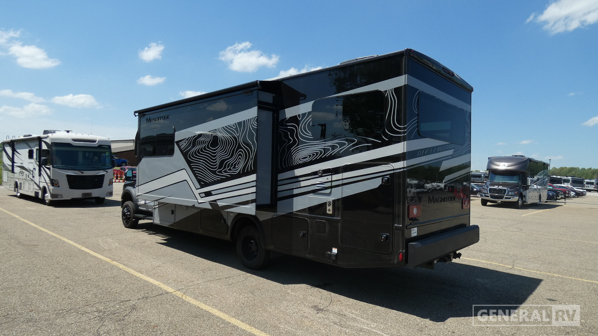2027 Thor Motor Coach Magnitude Grand Z30 in north canton OH