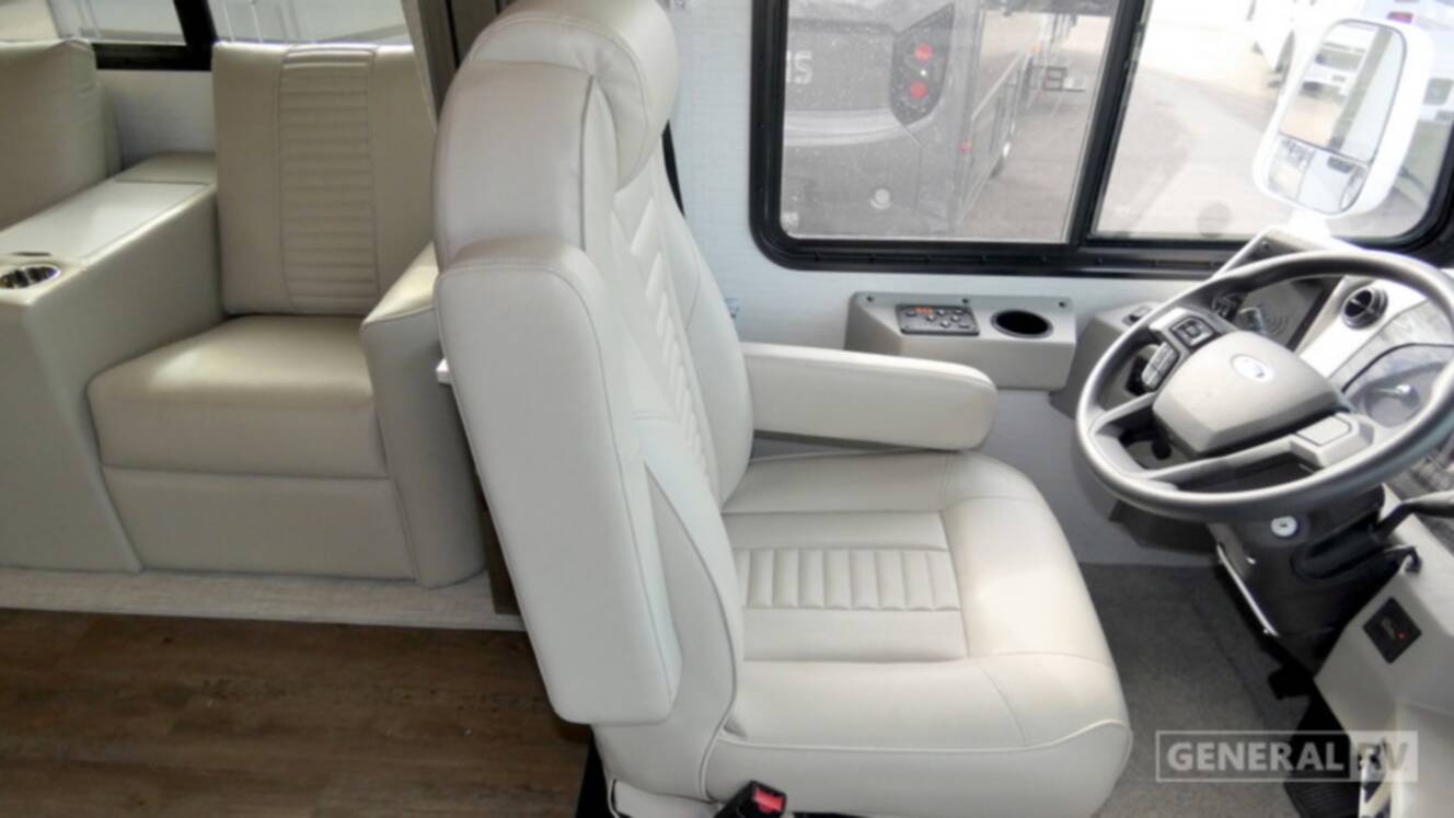 A photo of this 2026 Newmar BAY STAR 3626