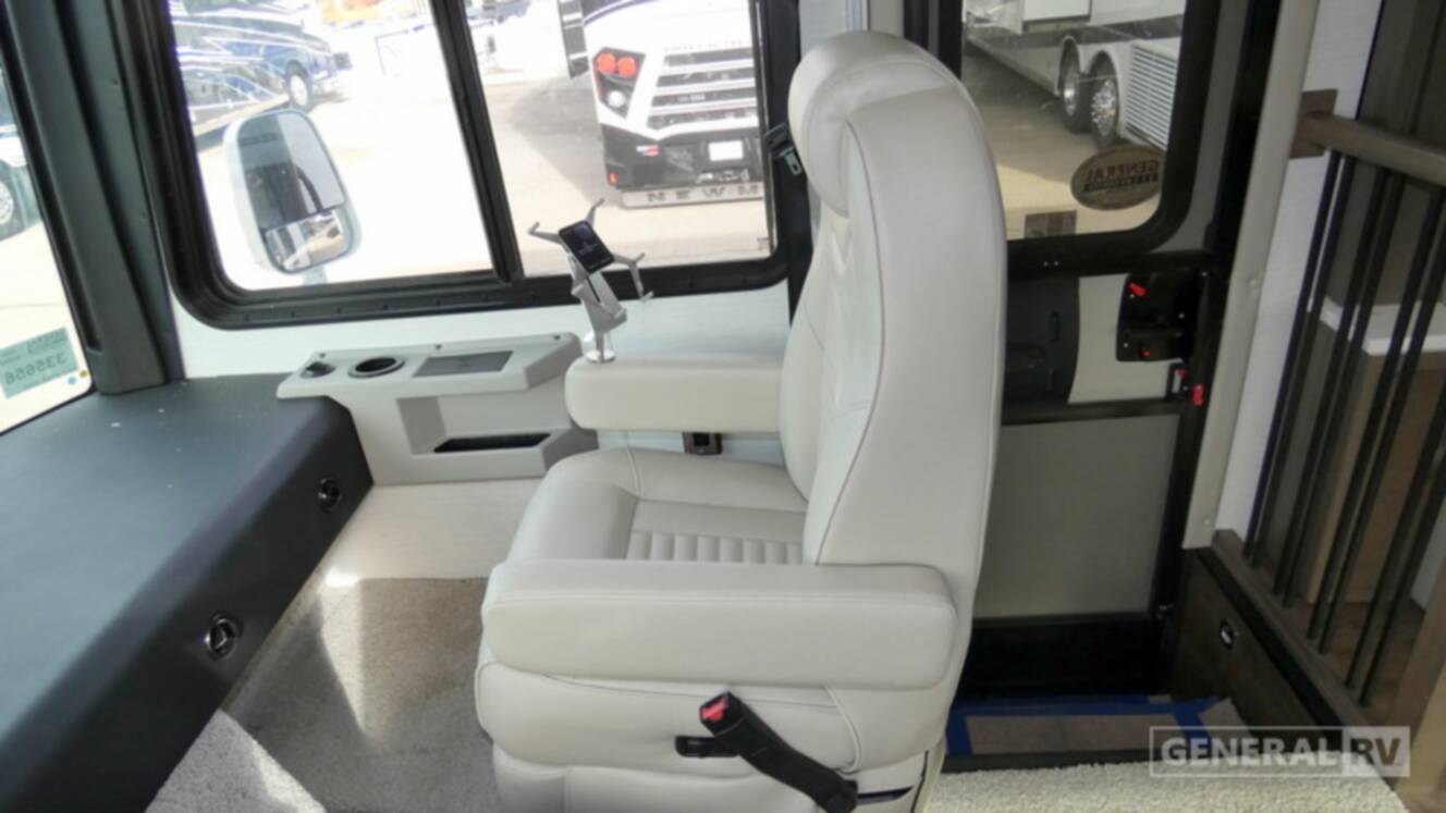 A photo of this 2026 Newmar BAY STAR 3626