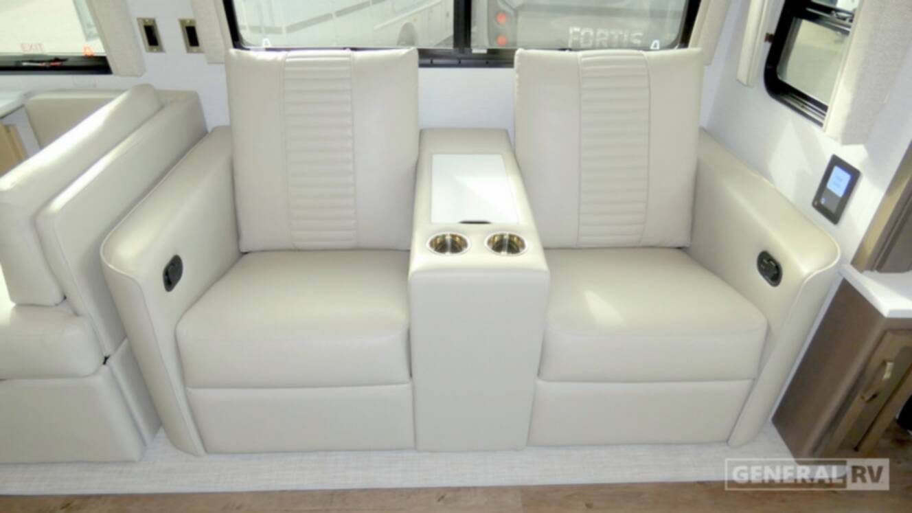 A photo of this 2026 Newmar BAY STAR 3626