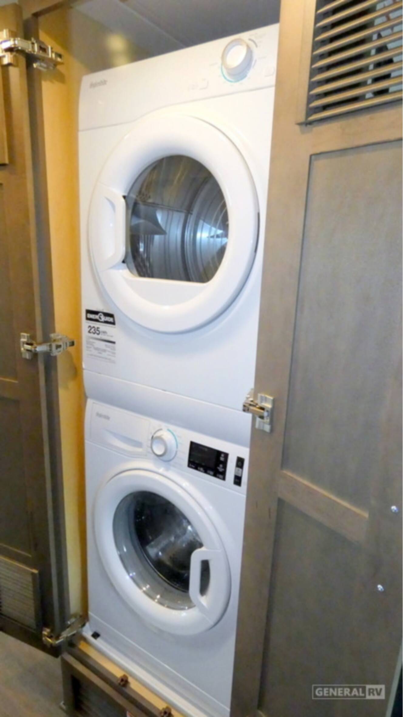 A photo of this 2026 Newmar BAY STAR 3626
