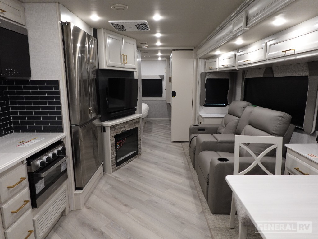 2026 Fleetwood BOUNDER 33C in draper UT