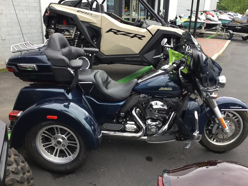2016 Harley-Davidson Trike FLHTCUTG - Tri Glide Ultra ULTRA CLASSIC® in Charlotte, NC