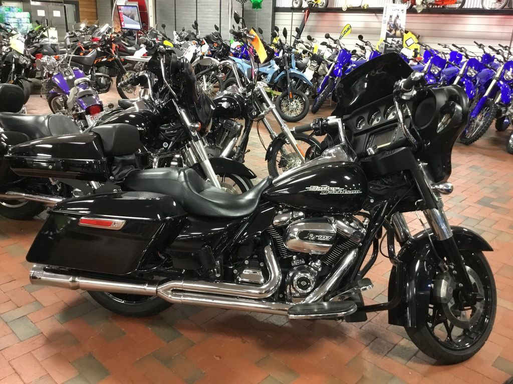 2018 Harley-Davidson Street Glide FLHX in Charlotte, NC