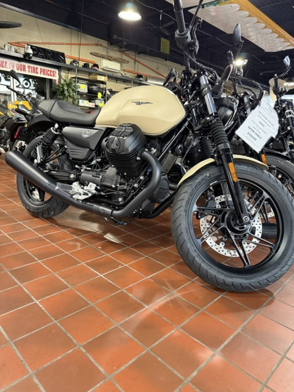 2027 Moto Guzzi V7 Stone STONE in Charlotte, NC