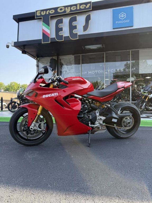 2022 Ducati Supersport 950 S Ducati Red Fairing 950 S in Charlotte, NC
