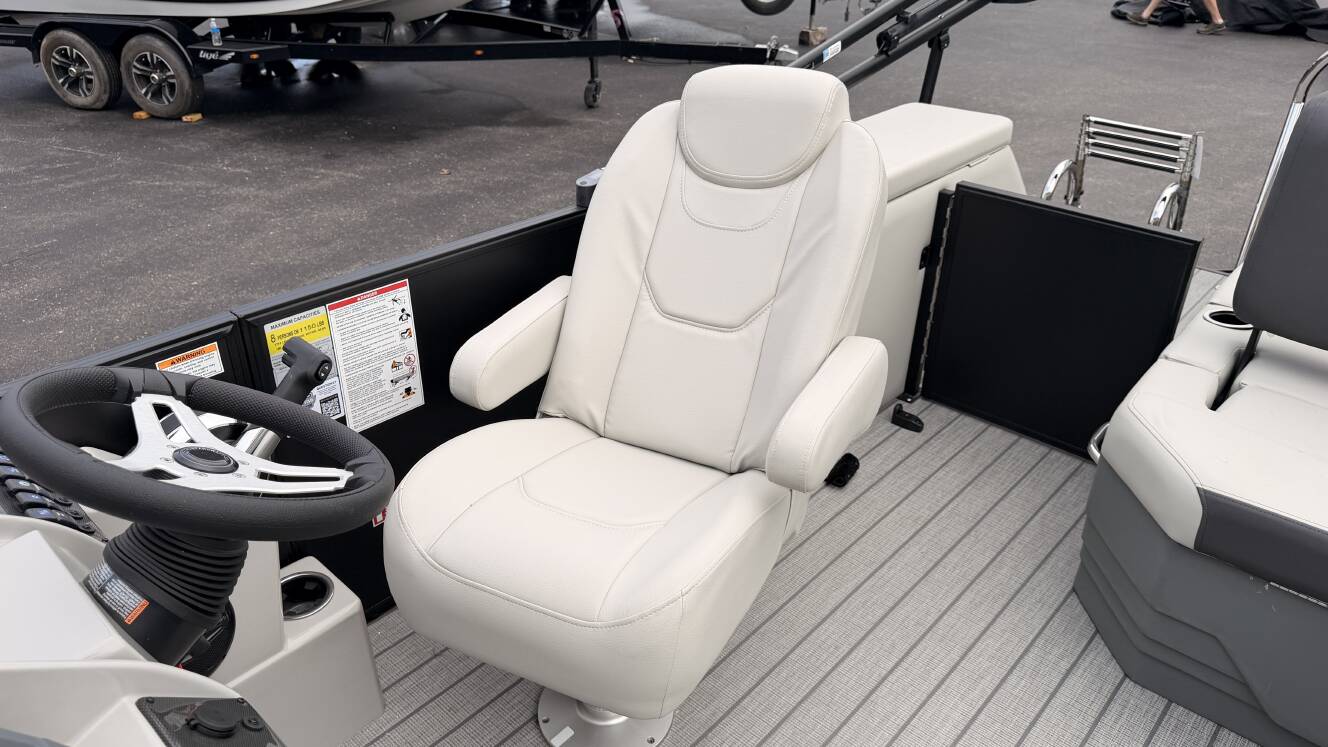 A photo of this 2027 Starcraft EX 20 Q DH