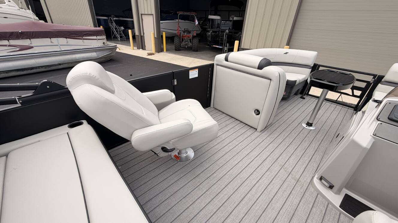 A photo of this 2027 Starcraft EX 20 Q DH