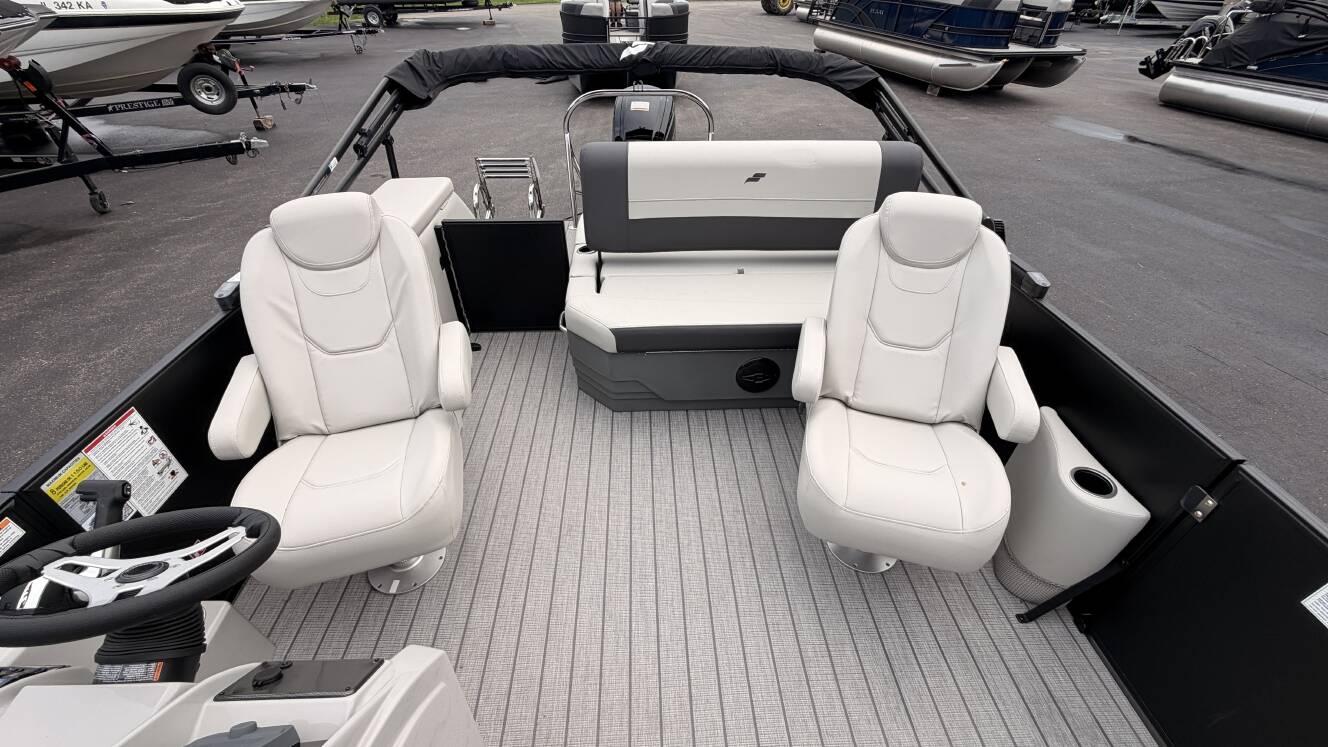 A photo of this 2027 Starcraft EX 20 Q DH