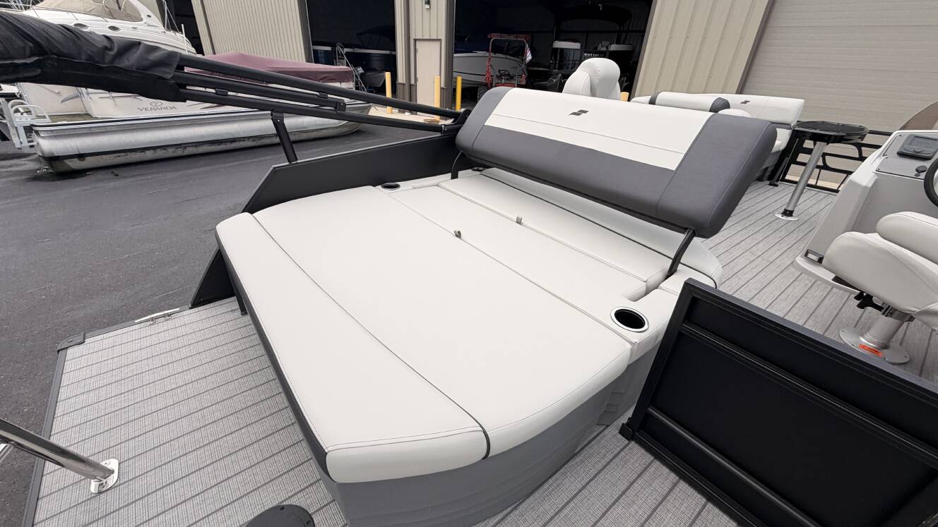 A photo of this 2027 Starcraft EX 20 Q DH
