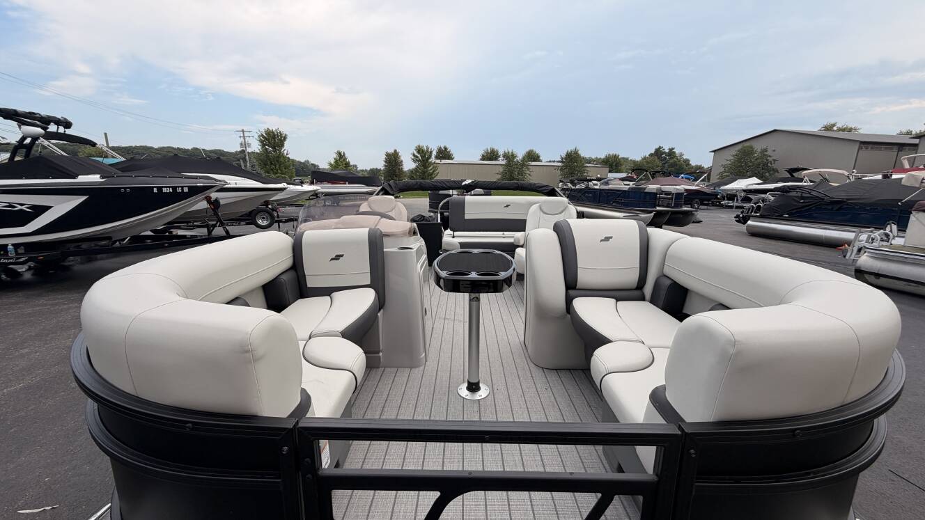 A photo of this 2027 Starcraft EX 20 Q DH