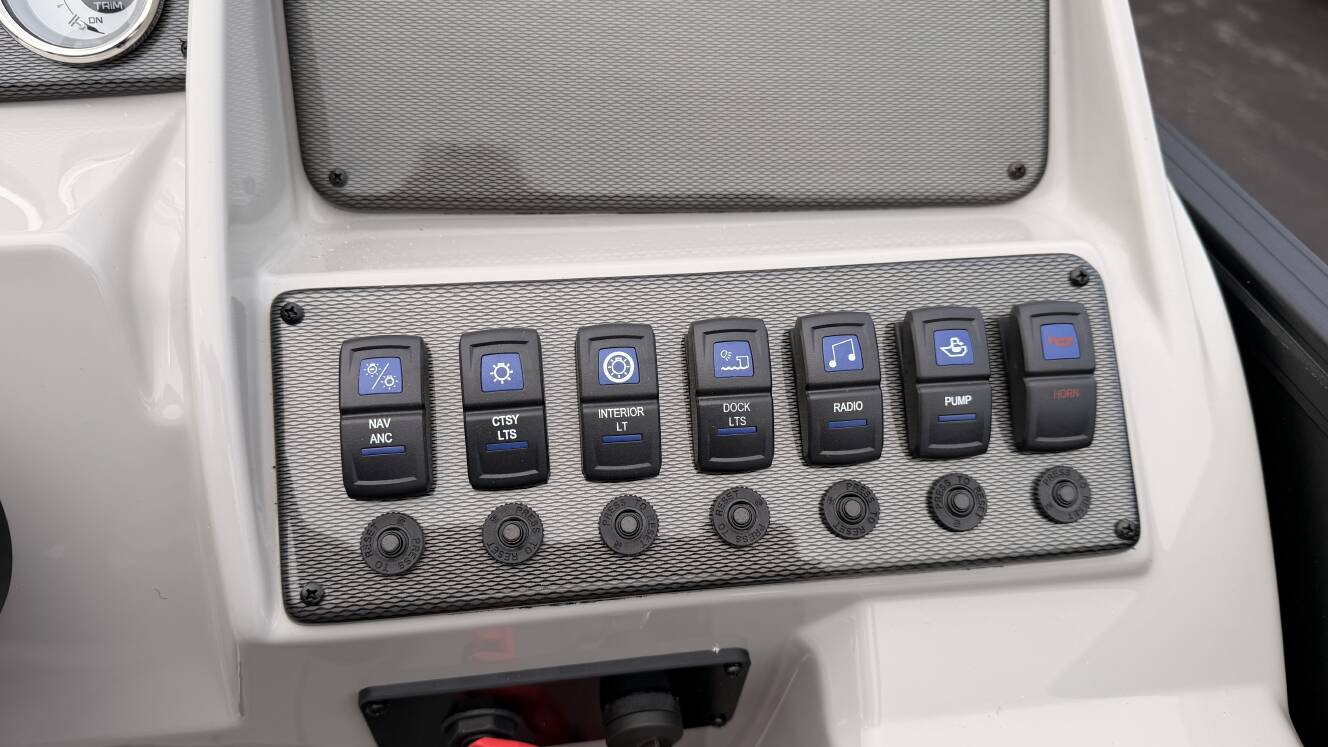 A photo of this 2027 Starcraft EX 20 Q DH