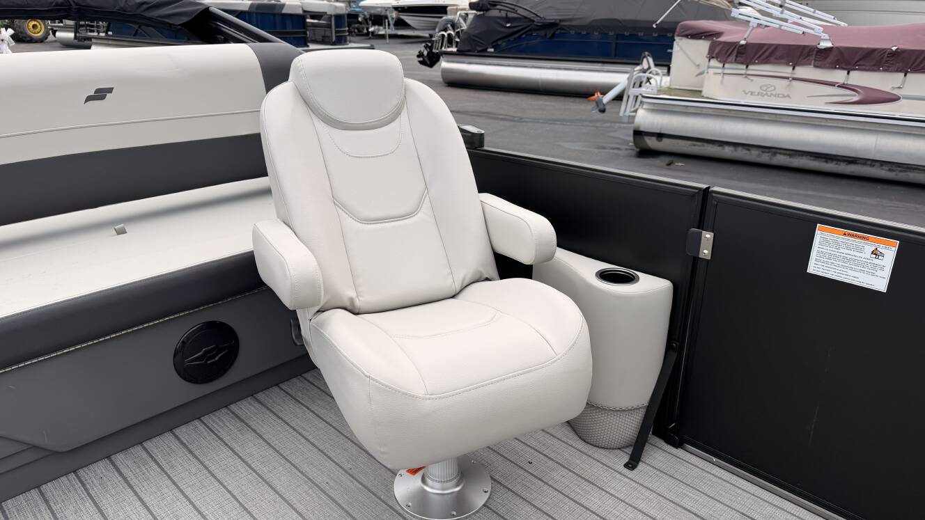 A photo of this 2027 Starcraft EX 20 Q DH