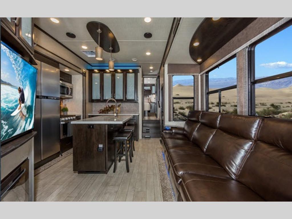 2020 Grand Design Momentum 381 in bismarck ND