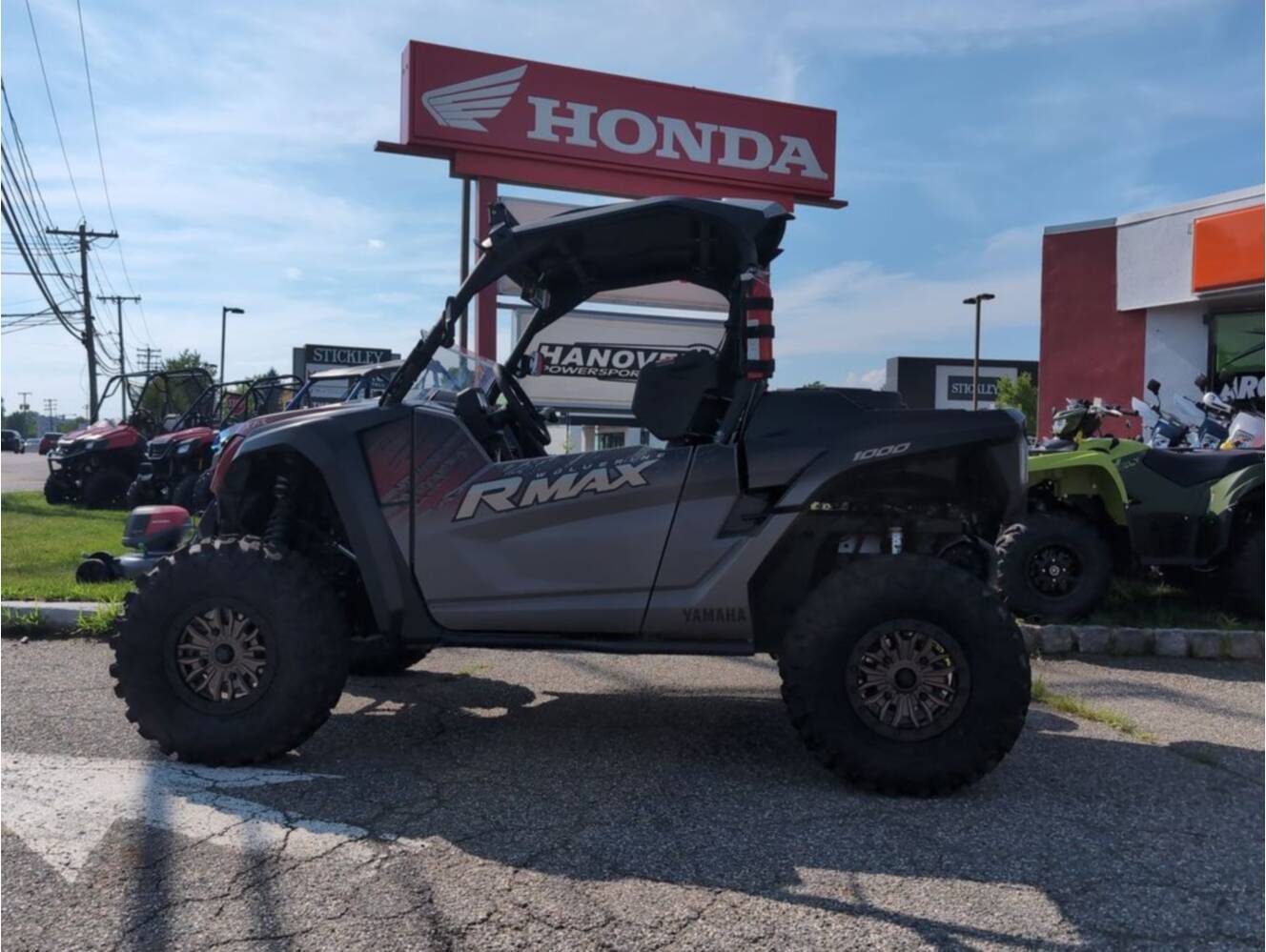 A photo of this 2024 Yamaha Wolverine RMAX2 1000 XT-R
