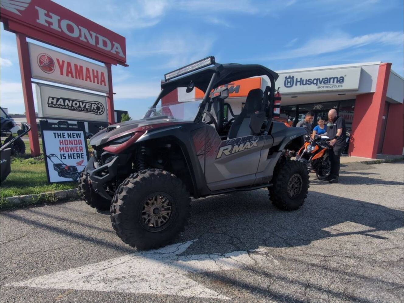A photo of this 2024 Yamaha Wolverine RMAX2 1000 XT-R