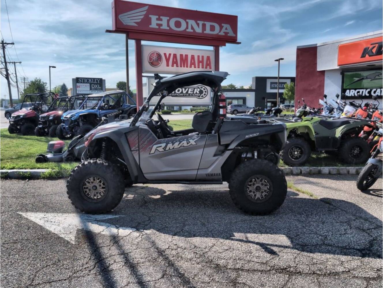 A photo of this 2024 Yamaha Wolverine RMAX2 1000 XT-R