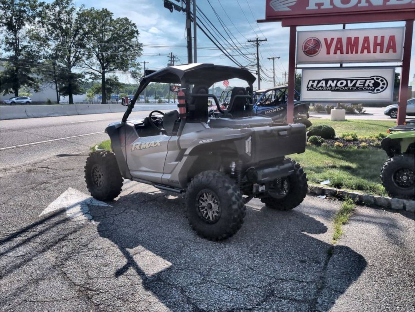 A photo of this 2024 Yamaha Wolverine RMAX2 1000 XT-R
