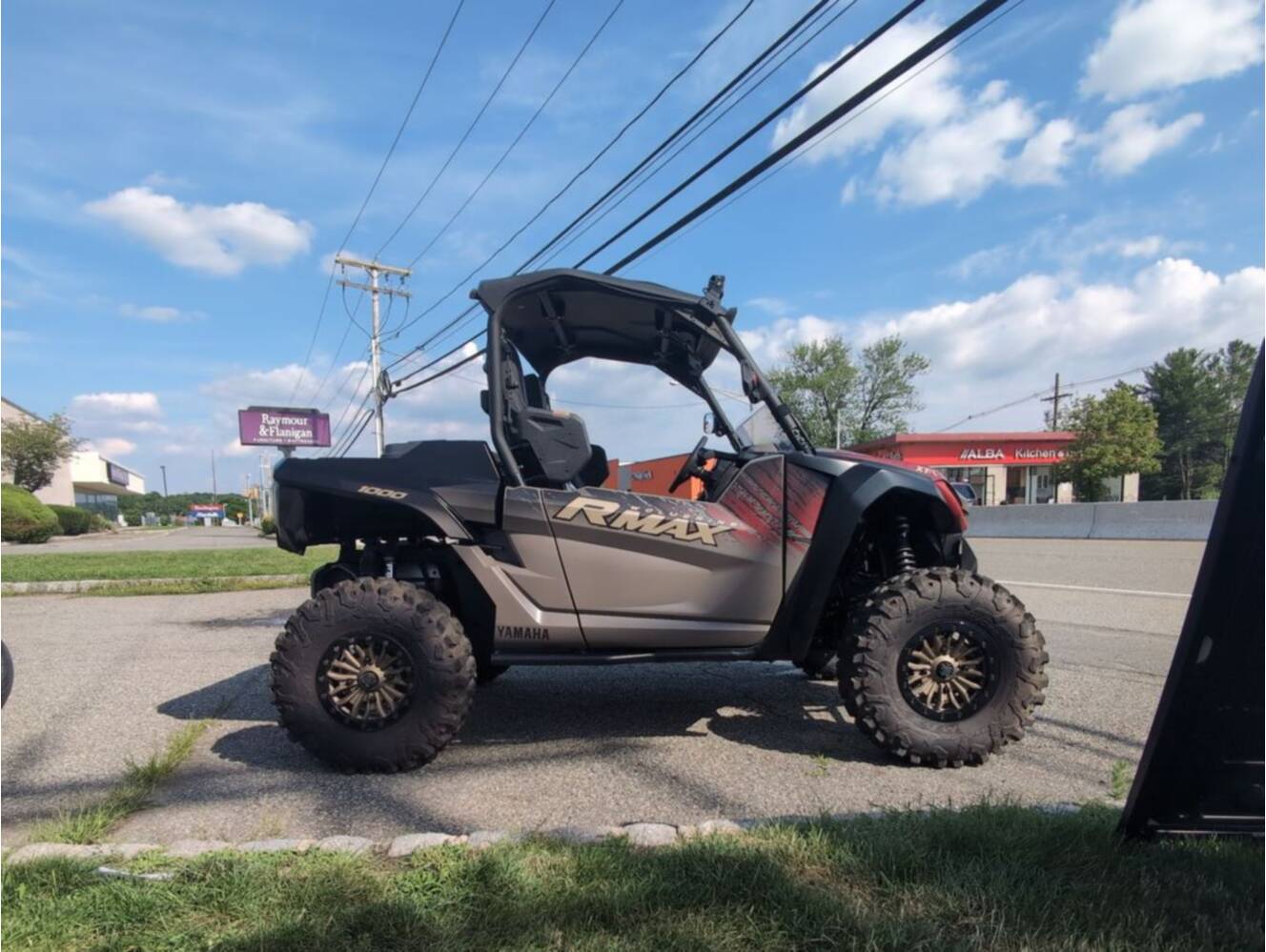 A photo of this 2024 Yamaha Wolverine RMAX2 1000 XT-R
