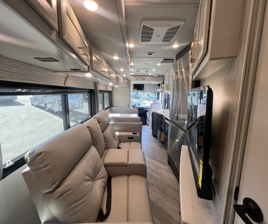 2026 Fleetwood BOUNDER 33C in san diego CA