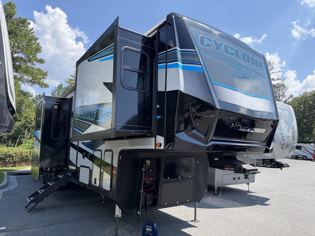 2025 Heartland Cyclone 4008 in acworth GA