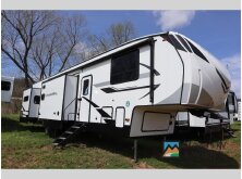 2025 Coachmen Chaparral 375BAF Review image